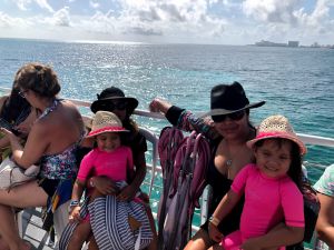 Mafimia mexicana en ferry de Cancún e Isla Mujeres