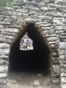 Pasadisos mayas en la zona de cobá