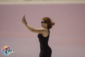 turista tomandose selfie en Las Coloradas