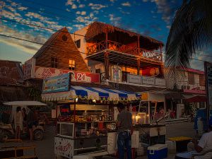 Atardecer en calles de Holbox