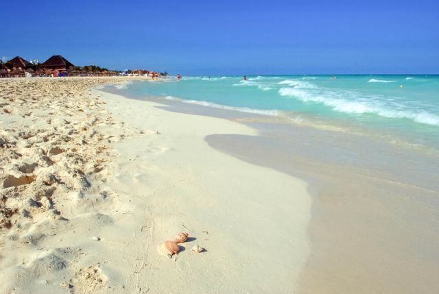 Arena blanca en las playas de la Riviera Maya
