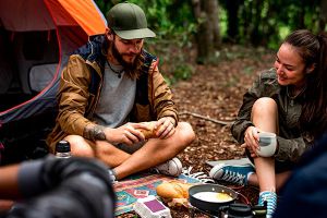 amigos acampando glamping en Tulum