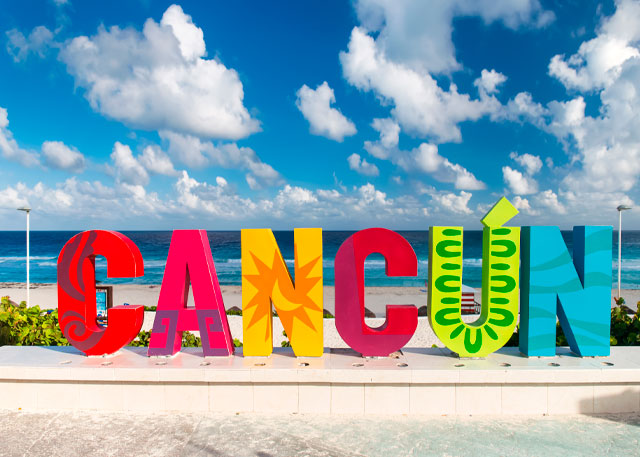 letras gigantes de cancun en pla playa