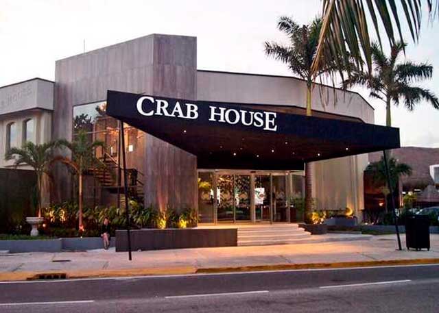 fachada crab house mariscos en cancun